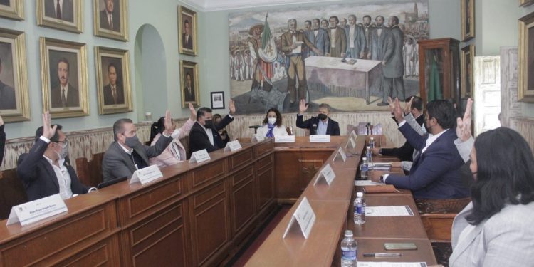 Aprueba cabildo de Cuernavaca la desaparición de subsecretarías, delegaciones y áreas que dupliquen funciones