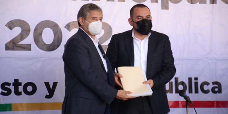 Hace entrega José Luis Urióstegui al Congreso de Morelos reformas de ley de ingresos 2022