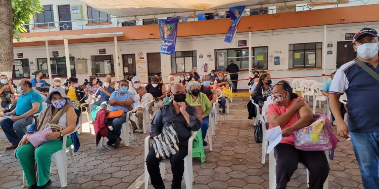 Ayuntamiento de Cuernavaca cumple expectativas de afluencia y orden en jornada de vacunación