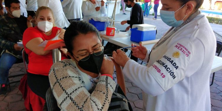 Cuernavacenses recibieron dosis de refuerzo contra la COVID-19