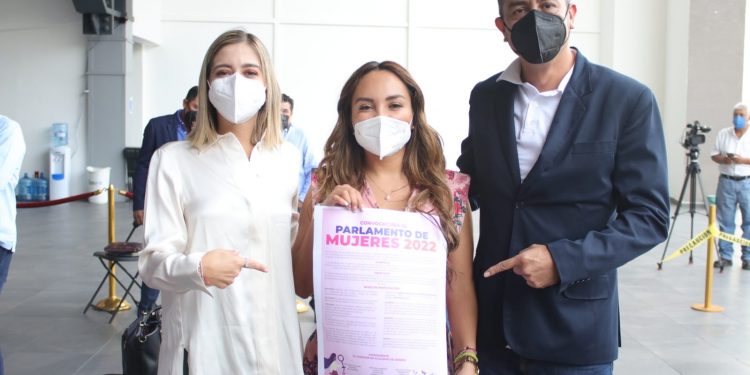 Las diputadas Andy Gordillo y Luz Dary Quevedo, presentan convocatoria al parlamento de mujeres 2022