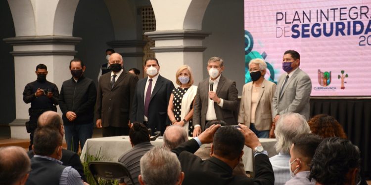 La presidencia municipal de Cuernavaca formaliza convenios para dignificar a los policías municipales