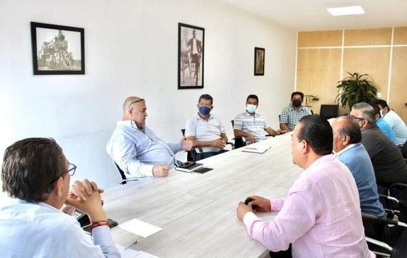 Sostienen reunión autoridades de la SMyT con transportistas de Morelos