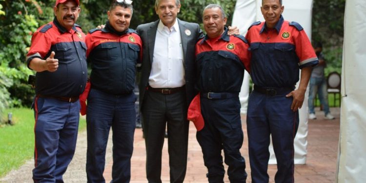 Anuncia el ayuntamiento de Cuernavaca más recursos, mejor equipamiento y respeto a sus derechos laborales en beneficio los bomberos de la capital