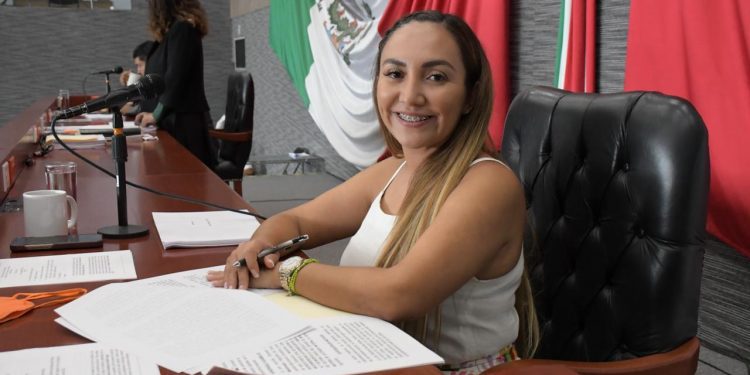 Plantea Luz Dary Quevedo sanciones a quien atente contra dignidad de mujeres que amamantan en público