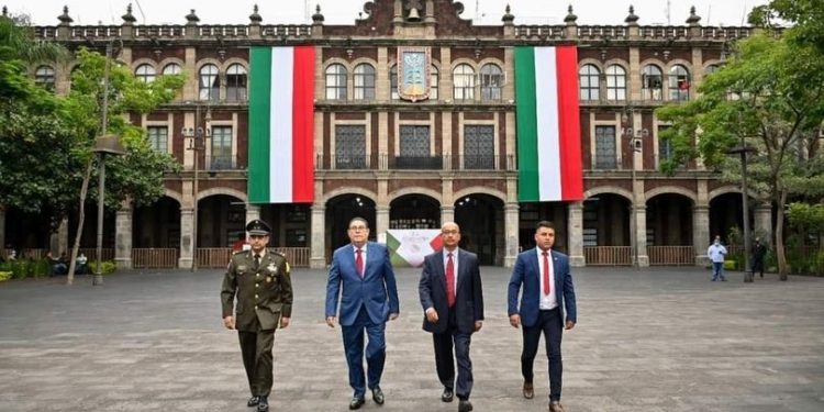 Encabeza SMyT ceremonia de conmemoración por la independencia de México