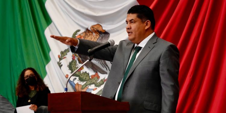 Refrenda Congreso a Paco Sánchez como presidente de la mesa directiva