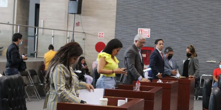 Legisladores dan continuación y cierre a sesión ordinaria que había quedado pendiente desde el 29 de septiembre