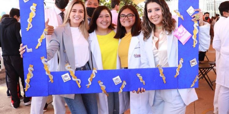 Se suma la diputada Andy Gordillo a  feria de salud 2022 realizada por UNIVAC