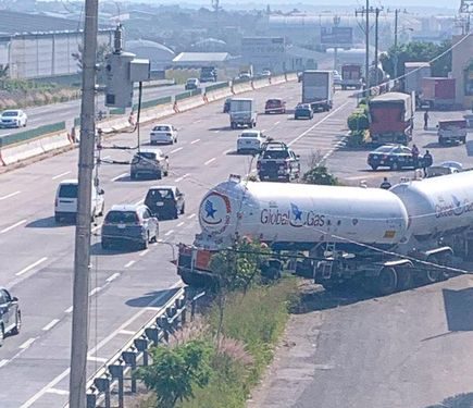 Trailero enfrentará delitos federales por imprudencia al manejar: SMyT