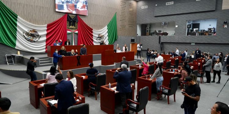 Avala Congreso modificaciones en comisiones y comités legislativos