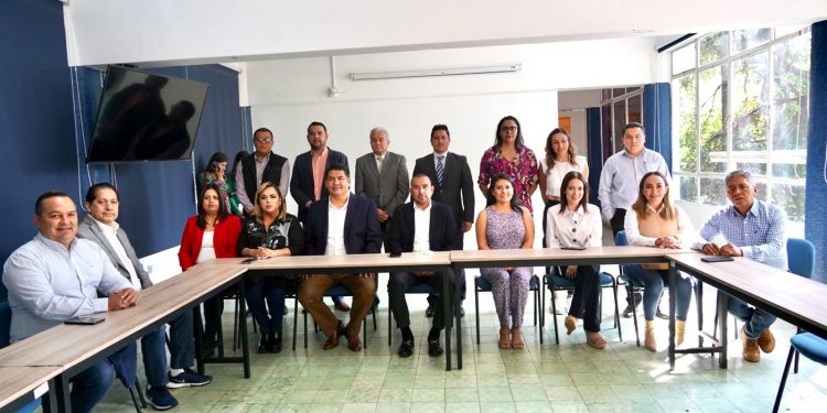 Presentan diputadas y diputados a los nuevos funcionarios de la ESAF