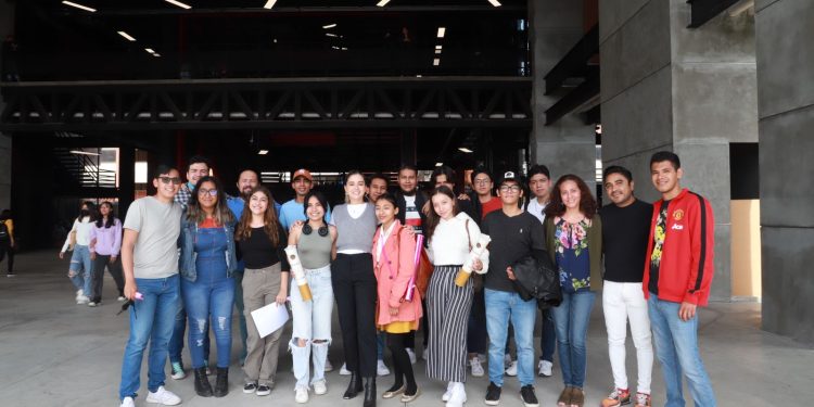 Promueve Andy Gordillo recollección de colillas de cigarro en centros educativos de Cuernavaca