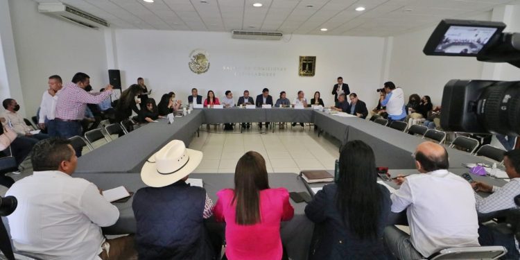 Reciben diputados a ediles y alcaldes de Morelos para darles detalles sobre fondo de infraestructura municipal