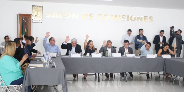 Aprueba en comisiones observaciones del ejecutivo al paquete económico