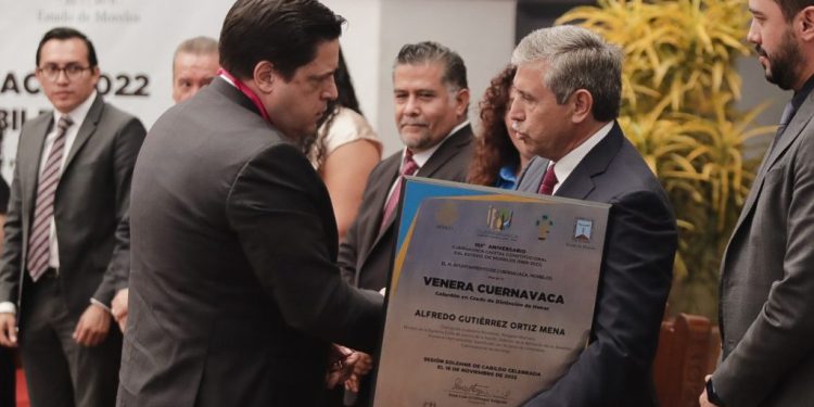 Reconoce gobierno municipal de Cuernavaca a 10 personalidades de talla nacional e internacional