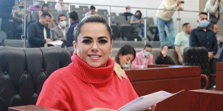 Celebra Tania Valentina aprobación de Ley que sancionará todos aquellos intentos de feminicidio