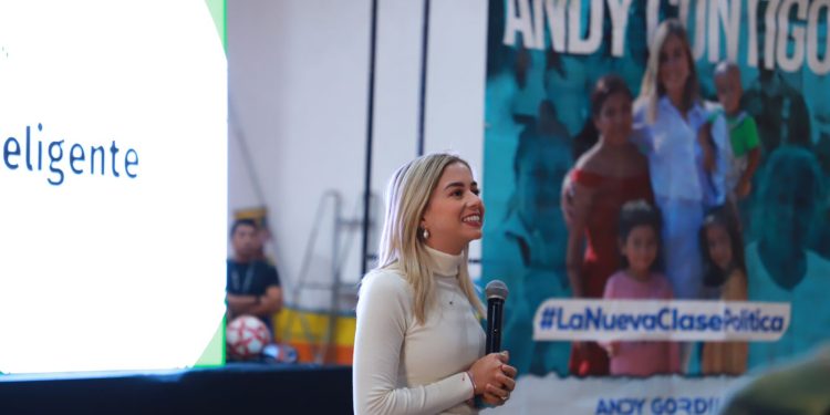 Realiza con éxito Andy Gordillo la primera edición del foro “Acá entre jóvenes”