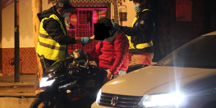 20 personas fueron infraccionadas por no pasar prueba de alcoholímetro en el centro de Cuernavaca