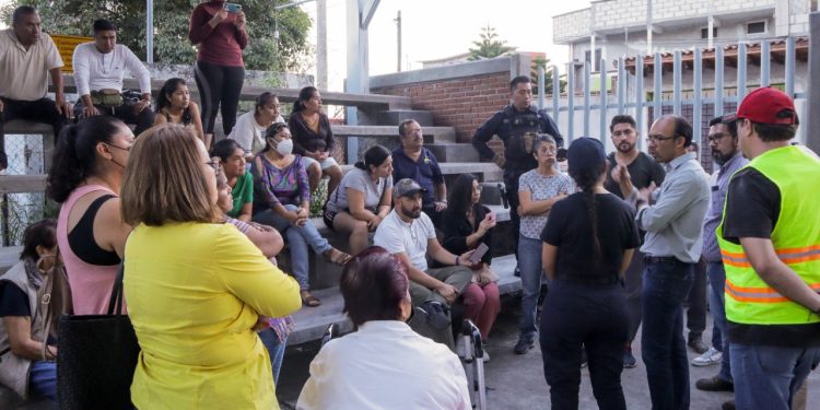 Continúa el ayuntamiento de Cuernavaca brindando y informando a vecinos de la Colonia Los pilares