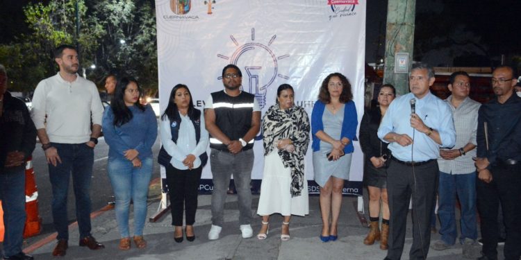 Concreta José Luis Urióstegui la instalación de nuevas luminarias en Boulevard Cuauhnáhuac