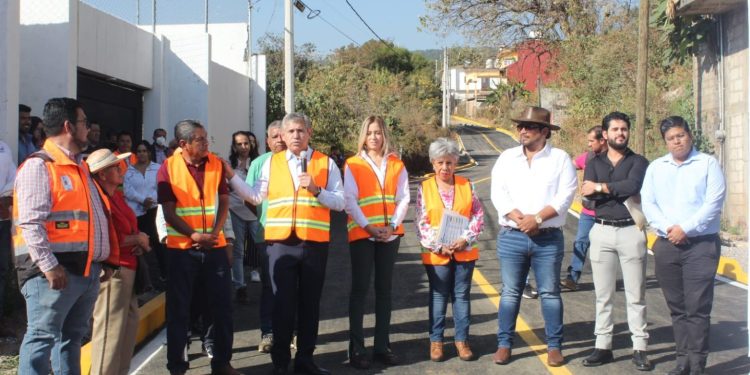 Entrega gobierno de Cuernavaca una obra vial en el poblado de Ocotepec