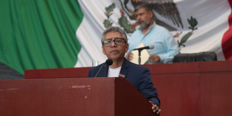 Busca Alejandro Martínez sancionar con cárcel a quien abandone a una mujer embarazada en Morelos