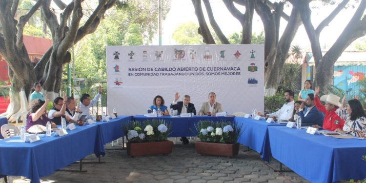 Analiza cabildo de Cuernavaca reglamentación para el otorgamiento de becas escolares