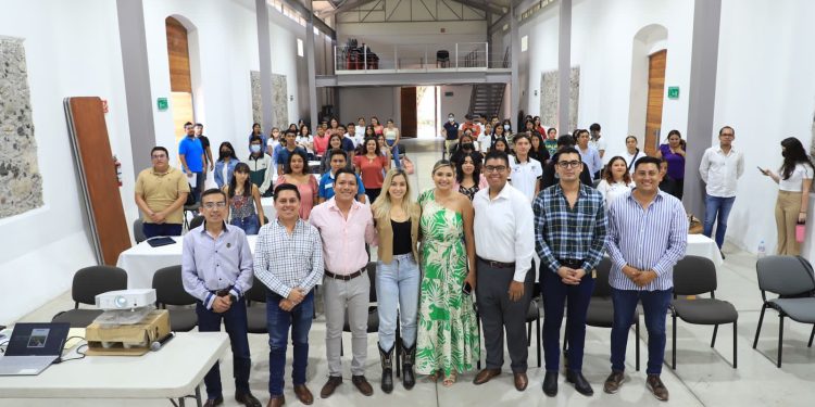 Continúa Andy Gordillo involucrando a las juventudes en la renovación de la clase política