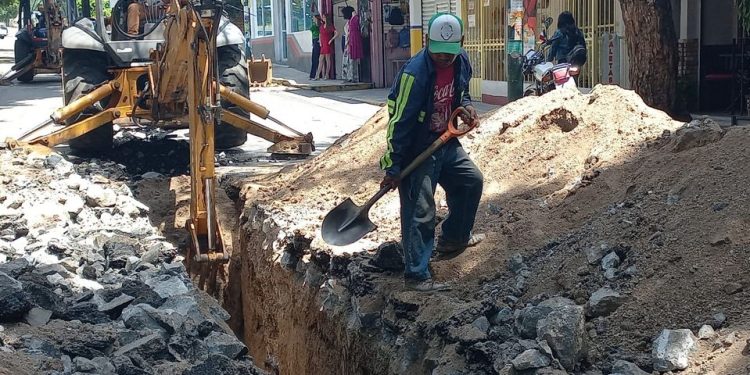 Concluye SAPAC y la Secretaría de Desarrollo Sustentable y Servicios Públicos, obra de sustitución de drenaje en Lomas de Cortés