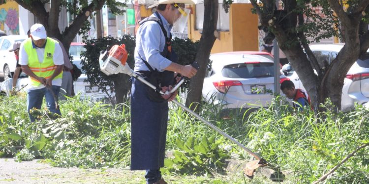 José Luis Urióstegui y ciudadanos continúan rescatando espacios públicos en Cuernavaca