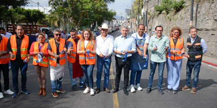 Comprometido José Luis Urióstegui con lograr dignificar el Mercado Adolfo López Mateos por dentro y por fuera