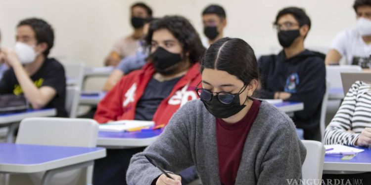 Autoridades de Cuernavaca piden a la población a usar cubrebocas en espacios cerrados