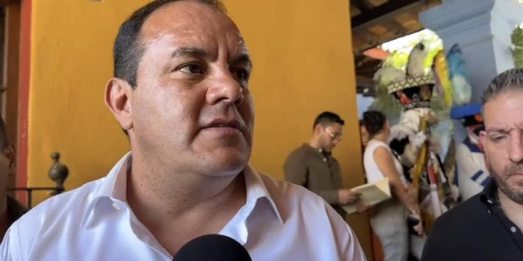 Son políticos ignorantes y sin vergüenza y yo no soy igual a ellos: Cuauhtémoc Blanco