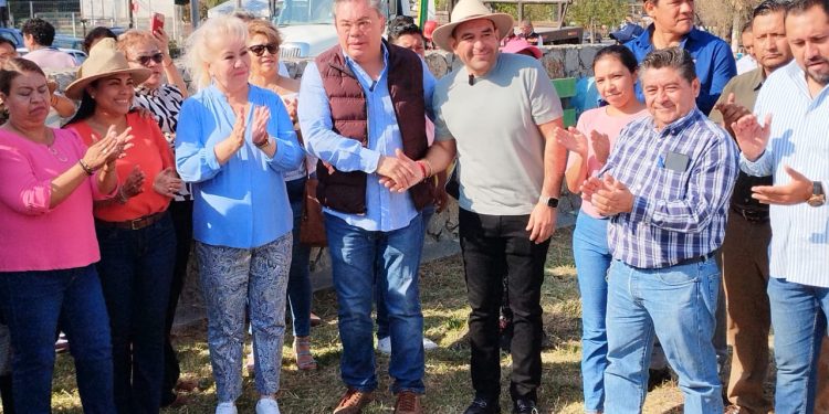 Agustín Alonso y Rafael Reyes iniciaron la obra de alumbrado del bulevar Cuauhnáhuac
