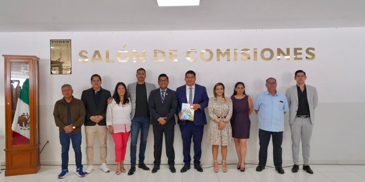 Reciben diputados Quinto Informe de gobierno del Poder Ejecutivo Estatal, podrían llamar a comparecer a miembros del gabinete