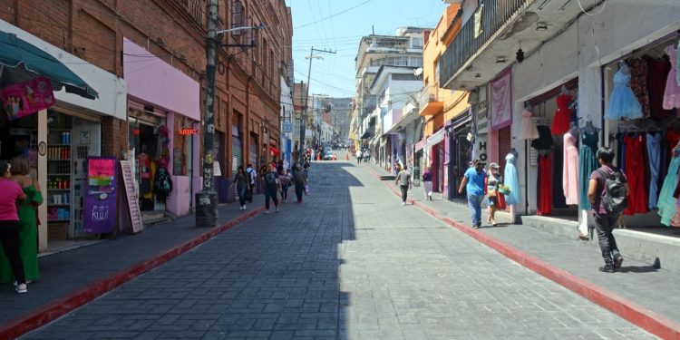 Es reabierta la calle Santos Degollado con nuevo drenaje, concreto hidráulico y una mejor imagen urbana