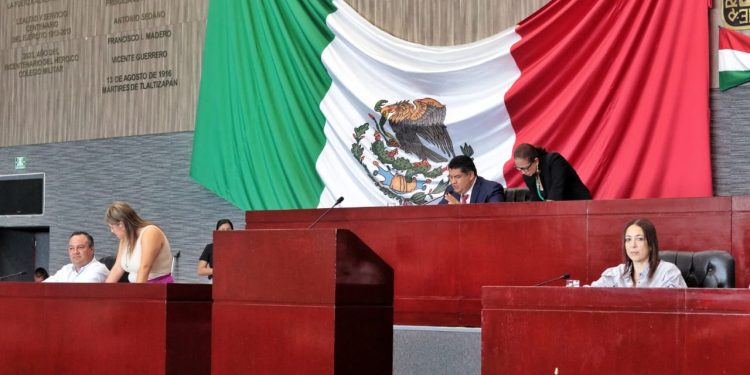 Aprueban a Luz Dary Quevedo licencia temporal para separarse del cargo de diputada