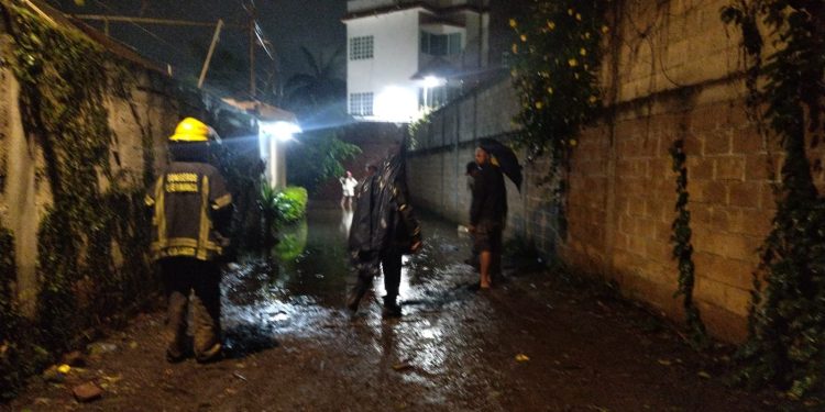 Atiende bomberos de Cuernavaca 81 emergencias relacionadas con las lluvias