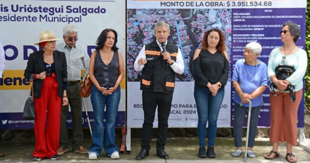 Encabeza José Luis Urióstegui nueva obra para sustituir la línea de agua potable en la calle Lázaro Cárdenas en Jiquilpan y Bellavista