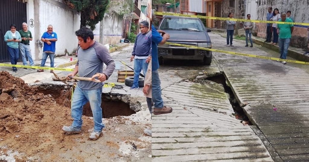 Atiende el SAPAC hundimientos reportados por vecinos en el poblado de santa maría Ahuacatitlán