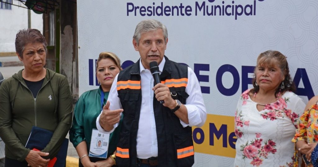 Celebran vecinos de Patios de la Estación arranque de la reconstrucción de la calle Vía del Ferrocarril