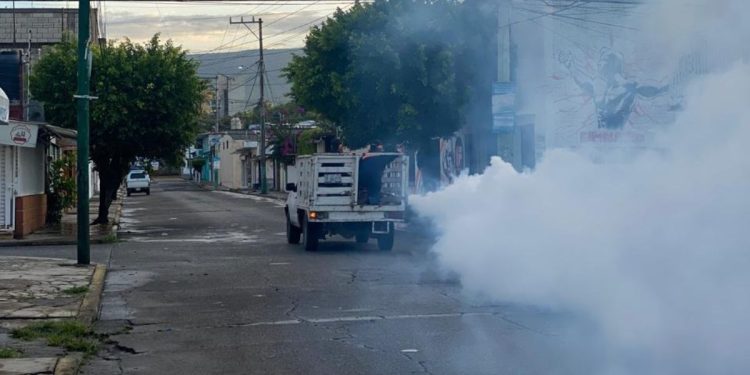 Reanuda Ayuntamiento de Cuernavaca jornadas de termonebulización contra el Dengue en zonas de mayor incidencia