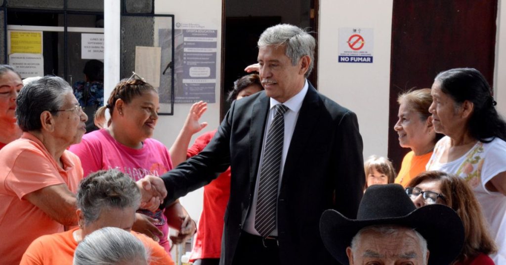 Celebra el presidente municipal de Cuernavaca José Luis Urióstegui la participación de adultos mayores en la reconstrucción deltejido social