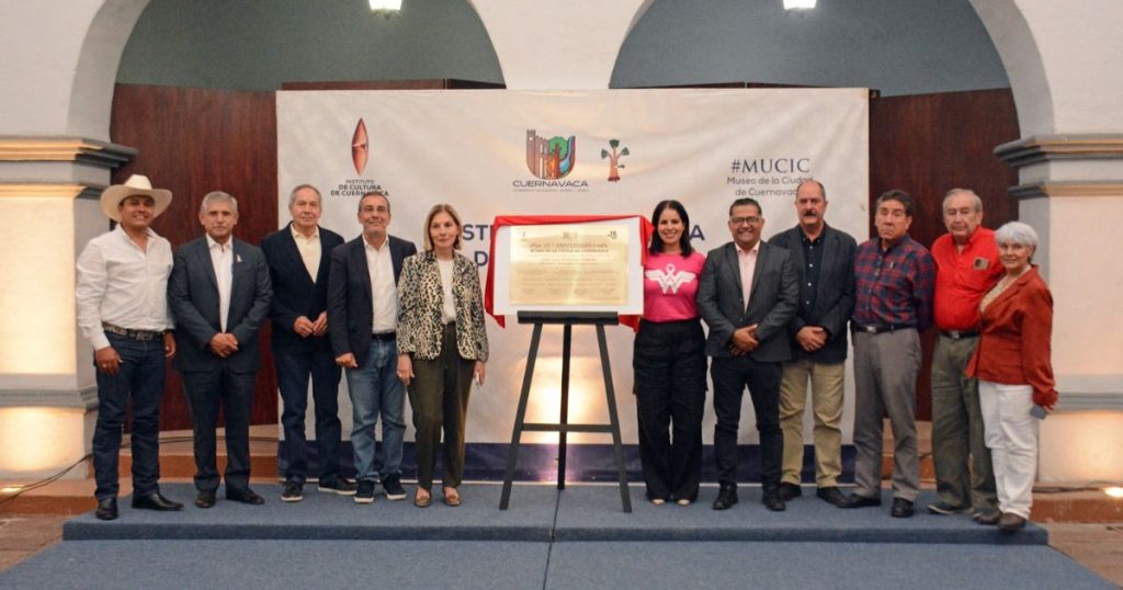 Develan integrante del consejo de la cultura y las artes Placa Conmemorativa por el XV Aniversario del Museo de la Ciudad de Cuernavaca