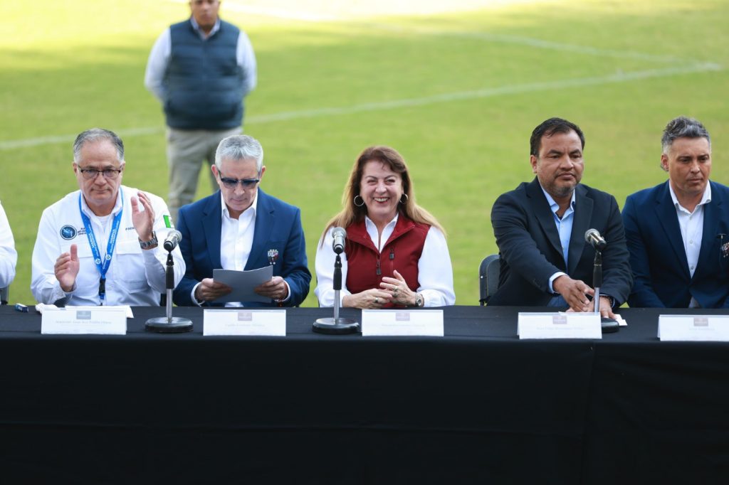 #Morelos 🟣//La Gobernadora encabezó la presentación oficial de la llegada del Club Deportivo Atlante al estadio Agustín “Coruco” Díaz en Zacatepec.