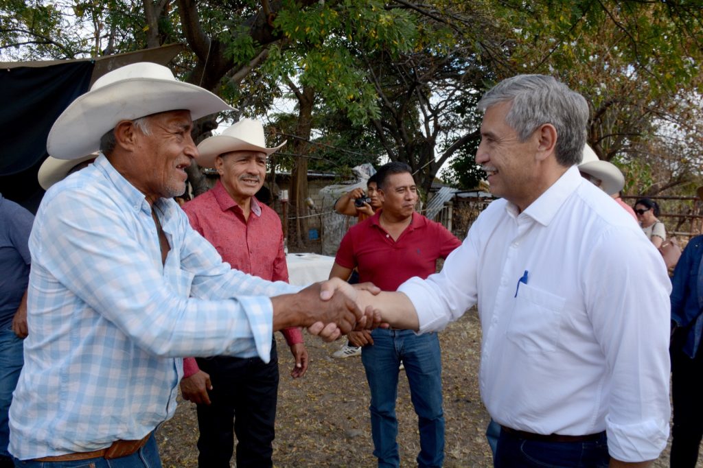 Con el objetivo de seguir fortaleciendo a este sector productivo el Cabildo capitalino declaró el 12 de mayo como el Día Municipal del Ganadero