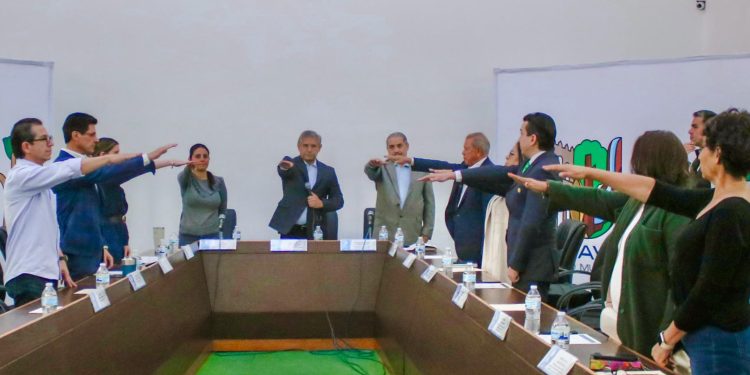 Impulsa Urióstegui ordenamiento territorial con la instalación de la junta local Catastral