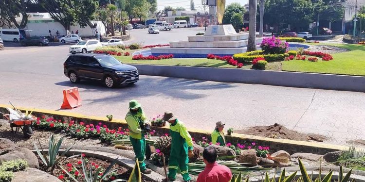 Refuerza la Dirección de Parques y Jardines trabajos en rescate de la imagen urbana de Cuernavaca
