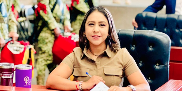 Sonrisas contenidas: Por Nayla Carolina Ruiz Rodríguez